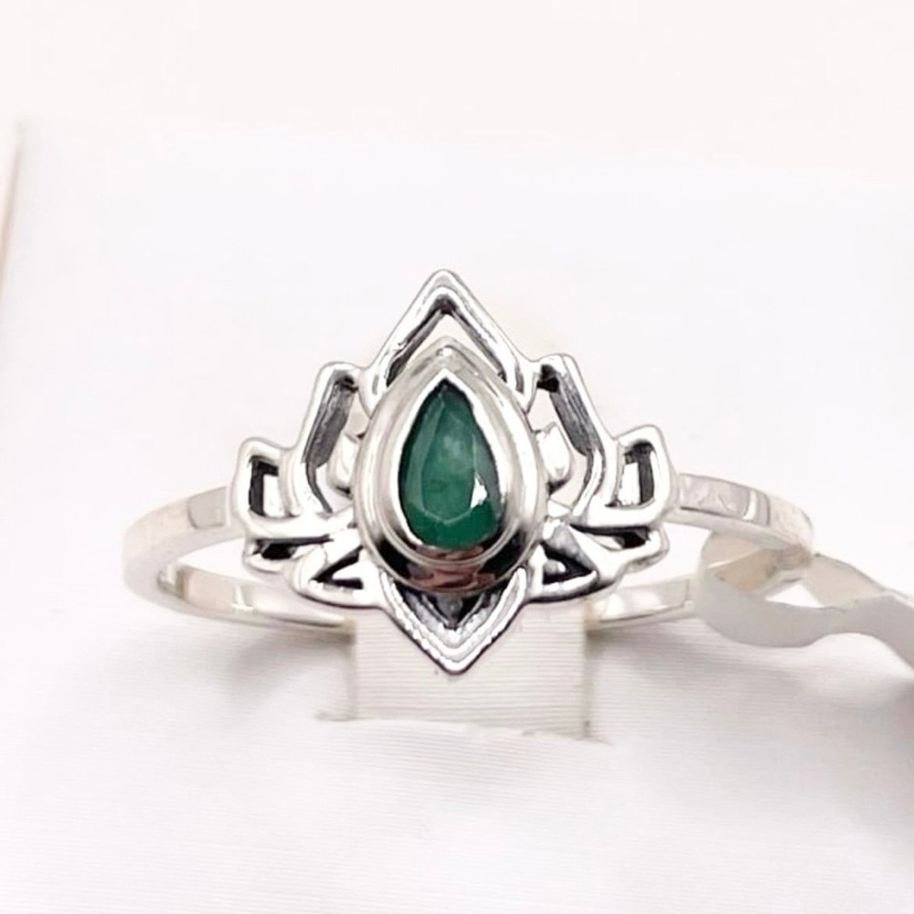Size 8.5 Emerald Lotus 925 Sterling Silver Ring - Picture 8 of 8